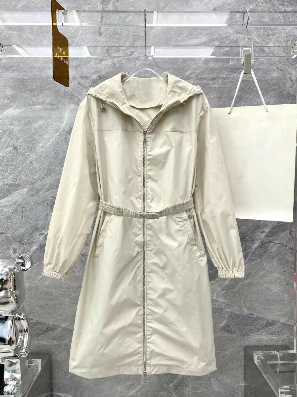 New Women's Windbreaker Spring/Summer 2022 luxury Fashion Hooded Drawstring Slim Fit Nylon Rainproof Sunscreen Lightweight Jacke 1